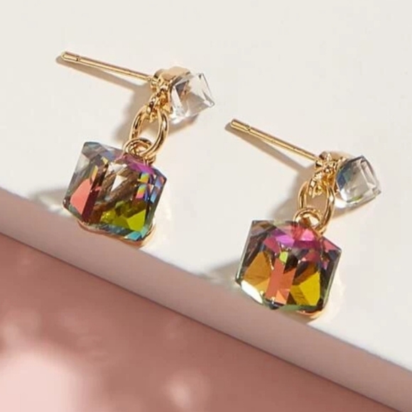 Clear Iridescent Cube Earrings - Picture 1 of 4